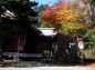 那須温泉神社と紅葉の写真