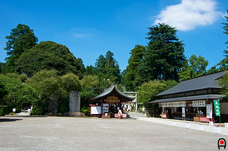 真岡市大前神社と青空の写真