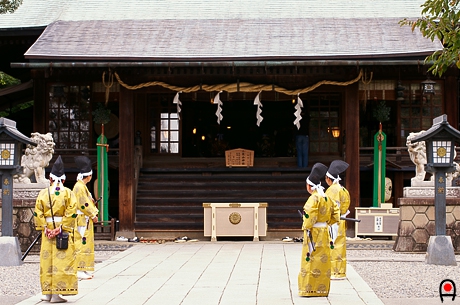 宇都宮二荒山神社菊水祭拝殿神事中の写真