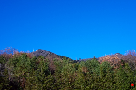 市営駐車場から筑波山山頂の写真