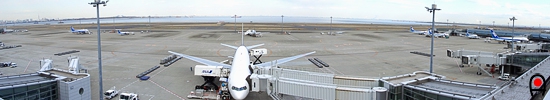 羽田空港第2国内線ターミナル展望デッキ右からの眺めの写真