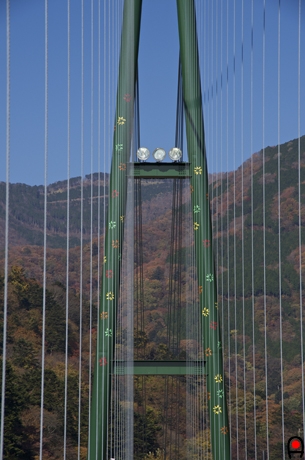 もみじ谷大吊橋の主塔部の写真