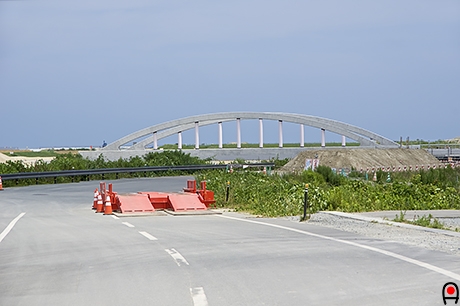 元新地駅付近に作られた常磐線の橋の写真
