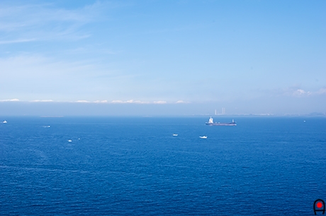 観音崎から見た富津岬付近の写真