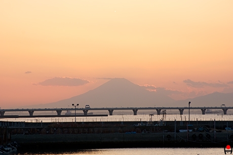 牛込海岸からの富士山の写真