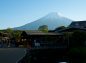 忍野八海 鏡池から富士山の写真